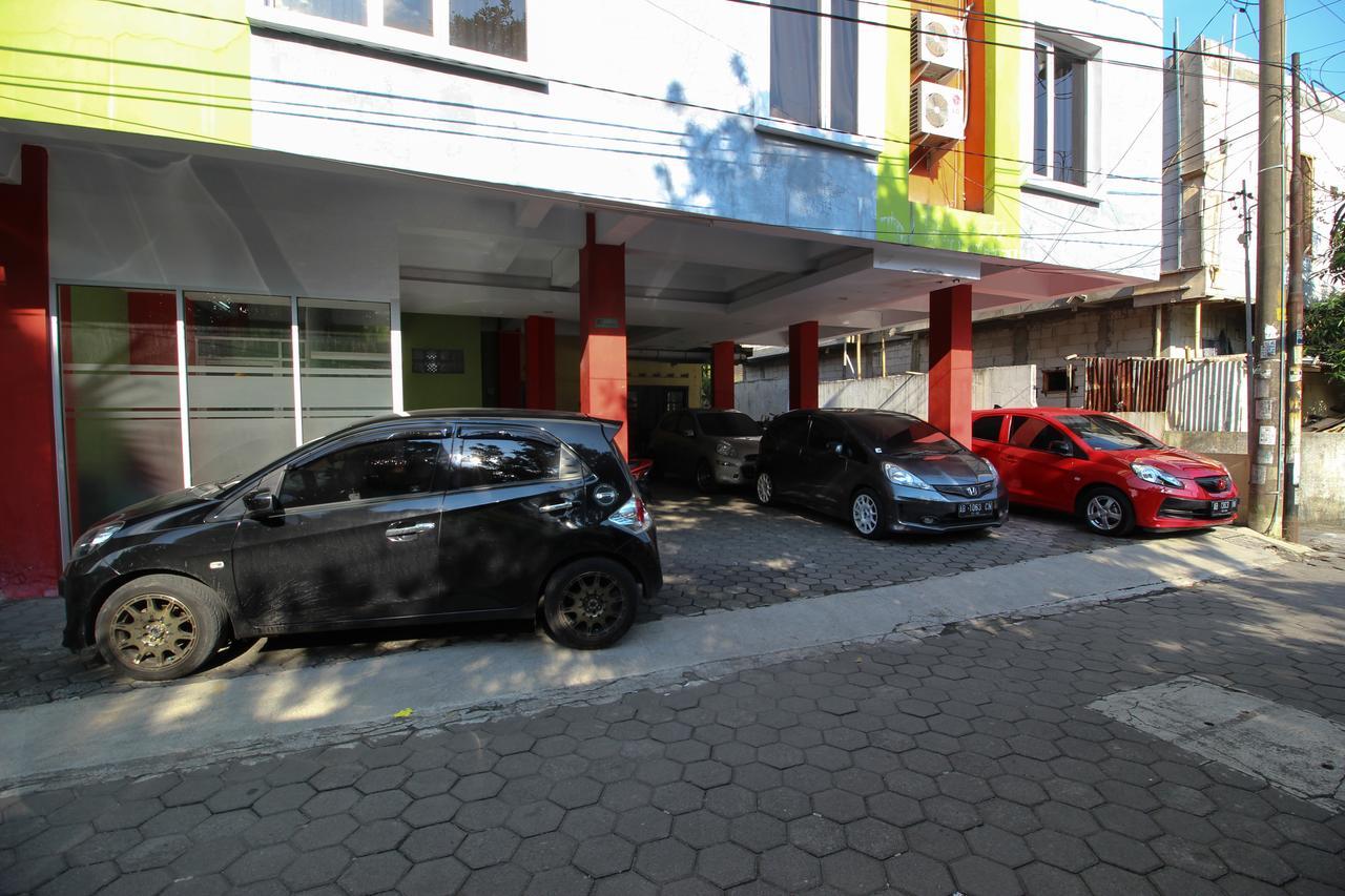 Reddoorz Plus Near Lippo Plaza Jogjakarta Hotel Exterior foto