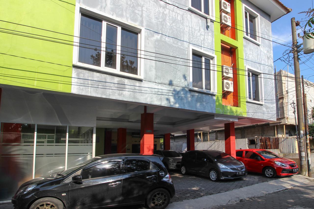 Reddoorz Plus Near Lippo Plaza Jogjakarta Hotel Exterior foto