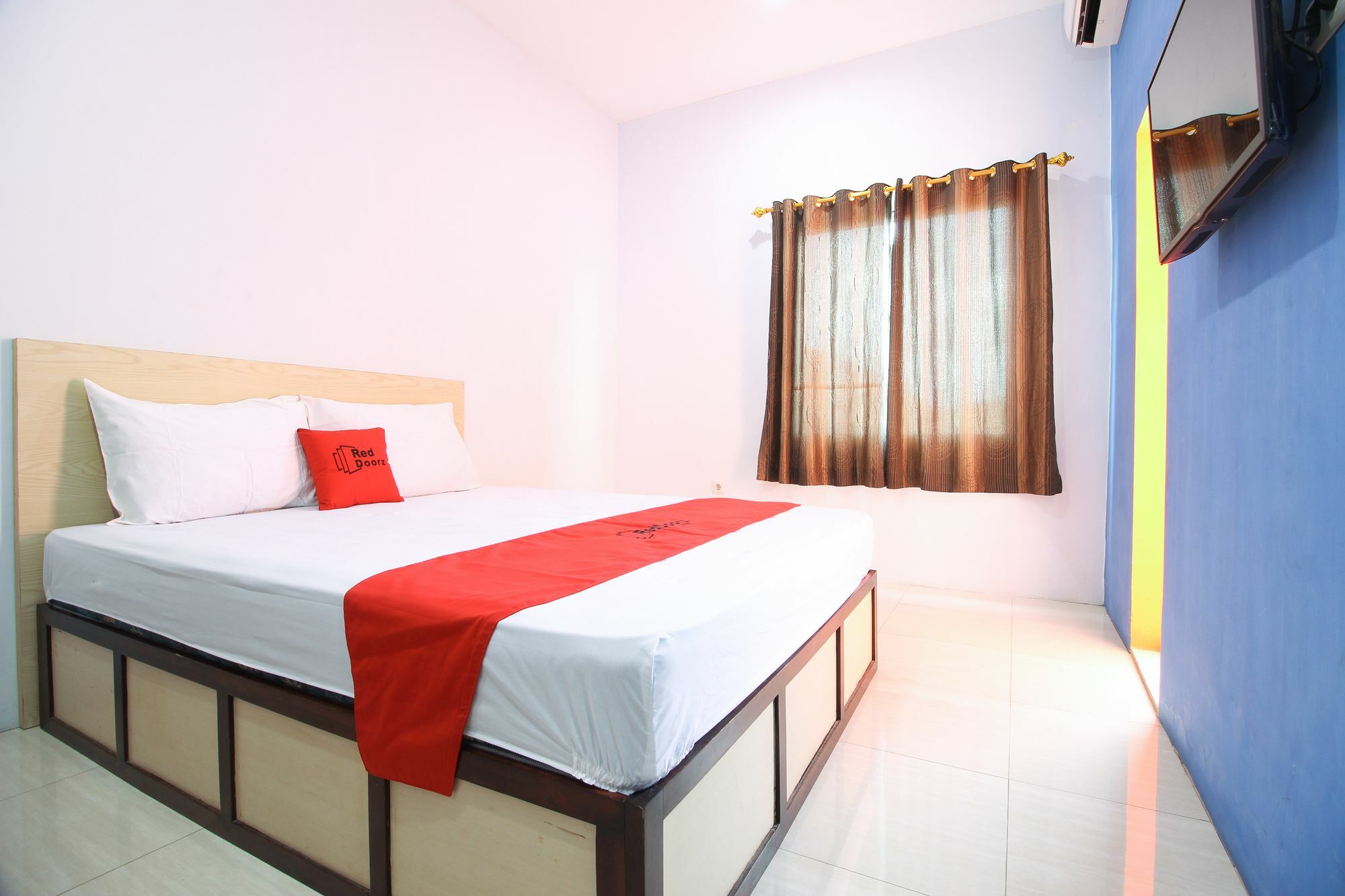 Reddoorz Plus Near Lippo Plaza Jogjakarta Hotel Exterior foto